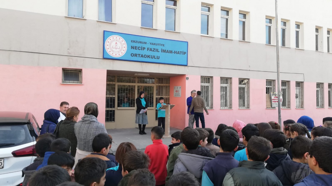 10 Kasım da Atatük'ü okulumuzda rahmetle ve minnetle andık.